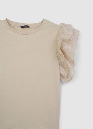 T-shirts with ruffle sleeves