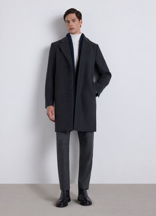 Single-breasted coat with notch lapel collar