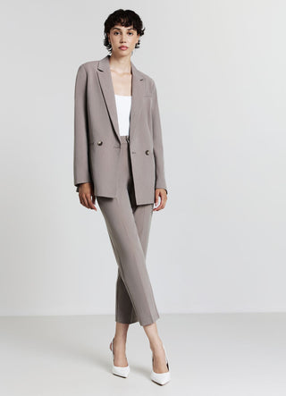 Trousers with pleats and elasticated waist