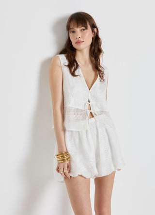 Bluse mit Bändern und Sangallo-Stickerei