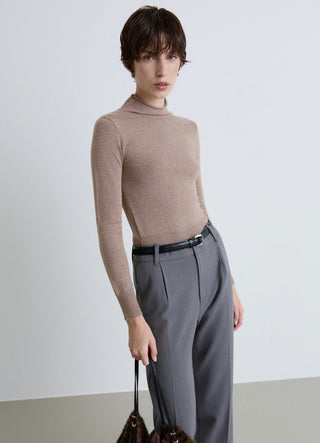 T-shirt with a high collar
