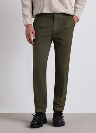Chinohose mit Knöpfen am Bund