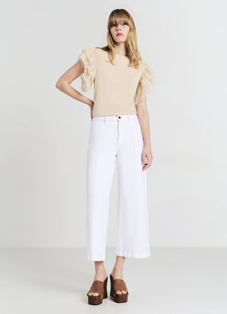 T-shirts with ruffle sleeves