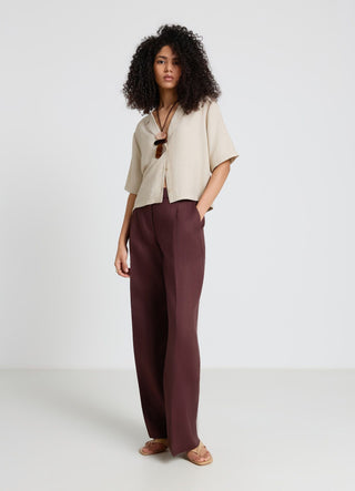 Short-sleeved shirt with a notched collar