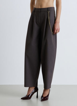Weite Hose mit Kette