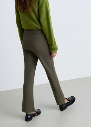 Pantaloni flare a tinta unita