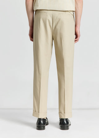 Pantaloni sartoriali con fibbia in vita