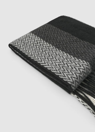 Sciarpa a righe chevron con frange