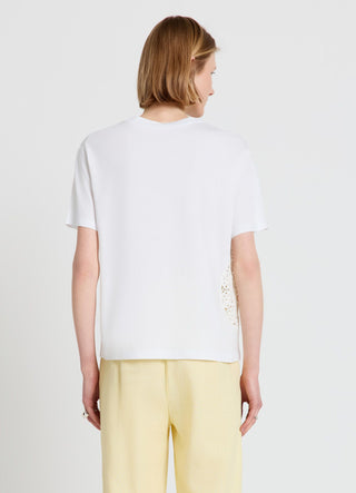T-shirt con applicazione ricamata