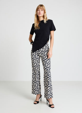 T-shirt with side ruching and asymmetric hem