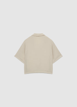 Short-sleeved shirt with a notched collar