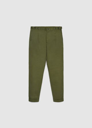Chinohose mit Knöpfen am Bund