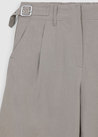 Bermuda shorts with buckles
