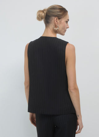 Gilet gessato con abbottonatura alta