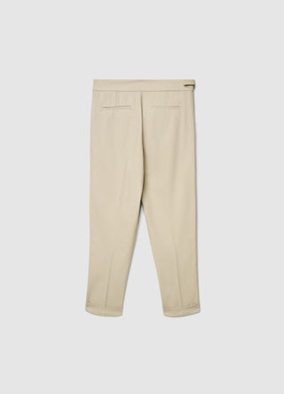 Pantaloni sartoriali con fibbia in vita