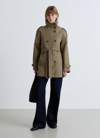 Doppelreihiger Trenchcoat mit Gürtel