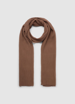 Plain-coloured pleated scarf
